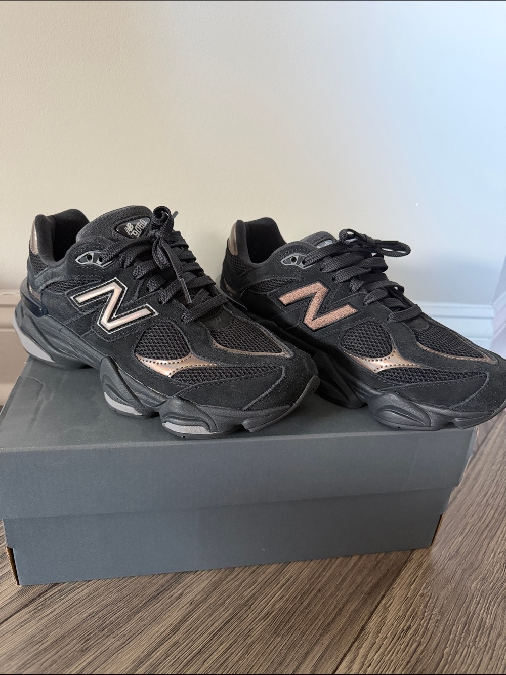RARE NWT New Balance 9060 Women's Black Metallic Copper